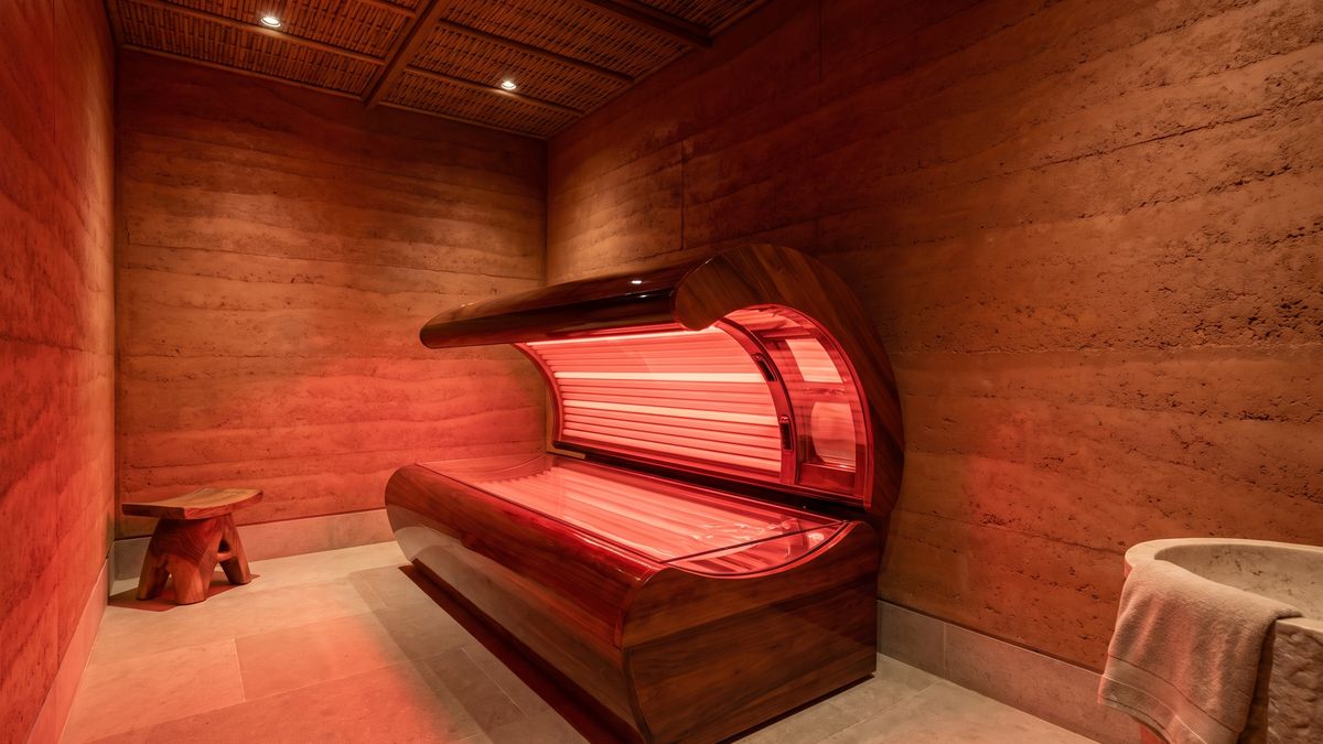 Red and near-infrared bed